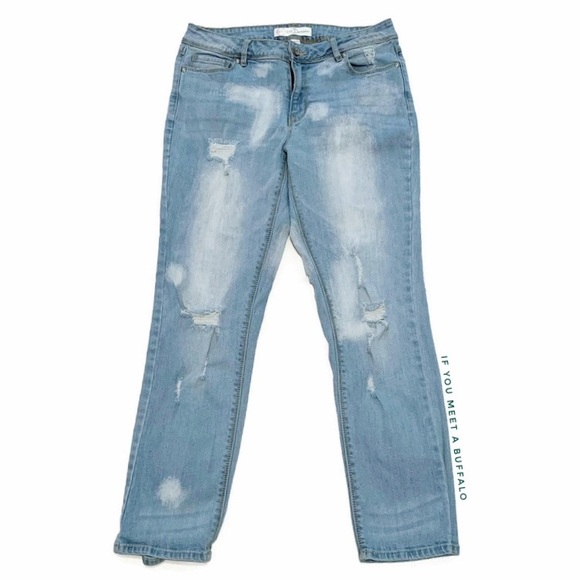 C est 1946 Denim Women’s 10 Contemporary Straight Jeans Light Wash Destroyed - Picture 1 of 5